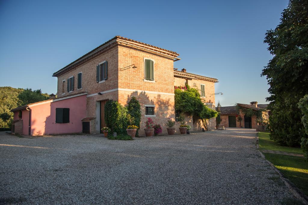 Agriturismo Sant'Alfredo 몬테로니다르비아 외부 사진