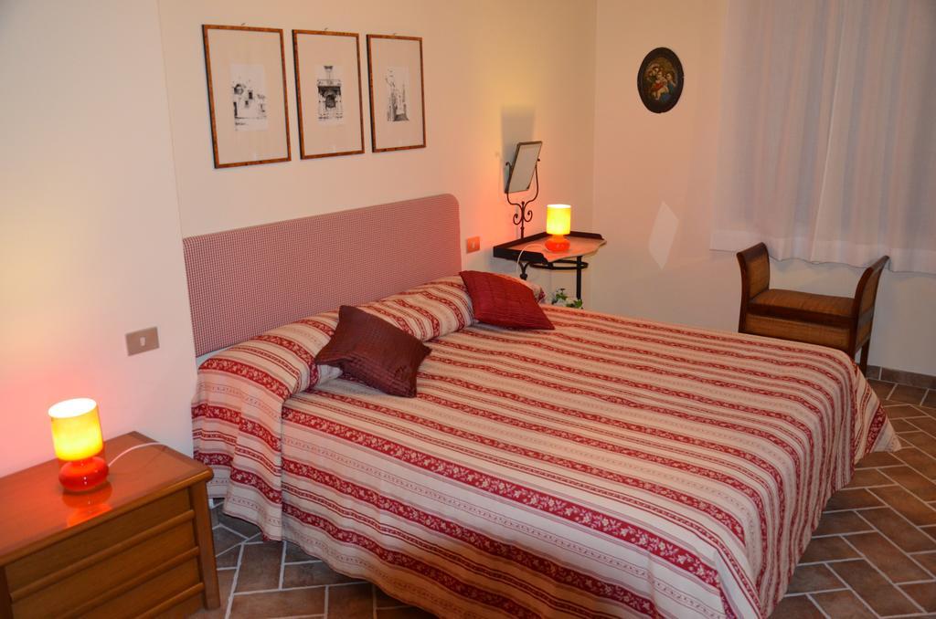 Agriturismo Sant'Alfredo 몬테로니다르비아 외부 사진