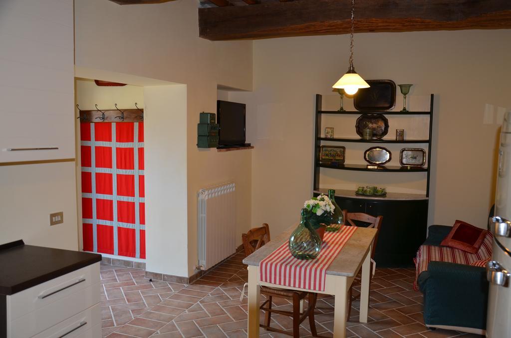 Agriturismo Sant'Alfredo 몬테로니다르비아 외부 사진