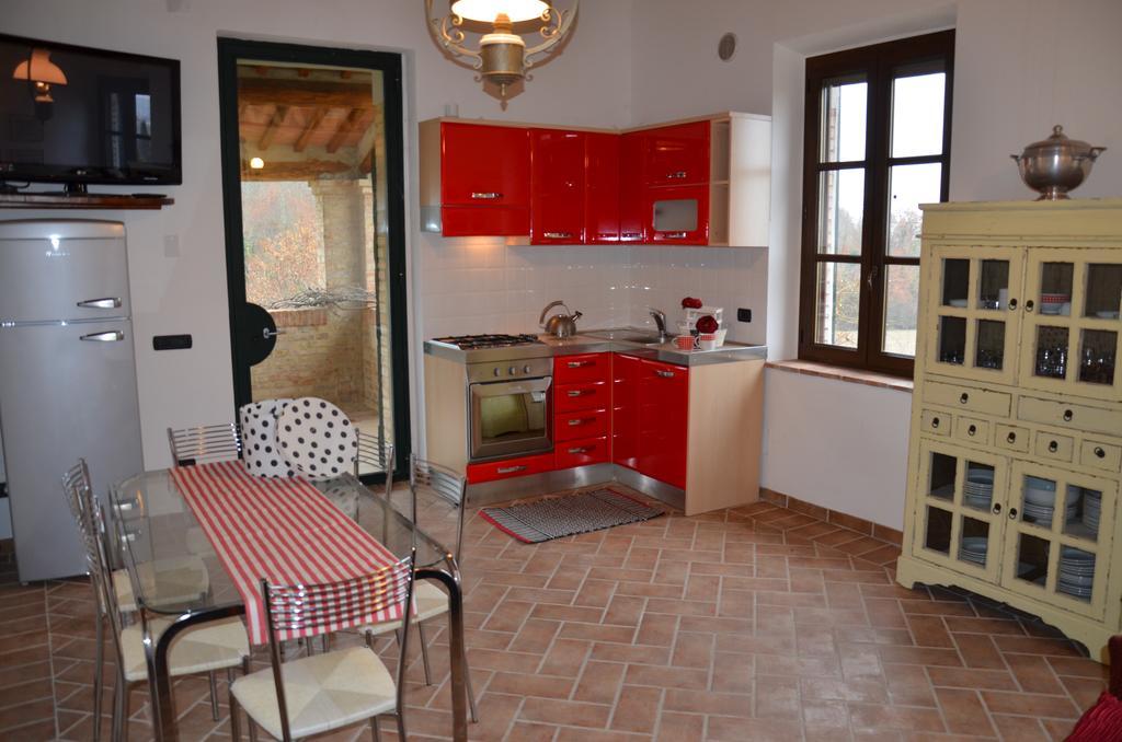 Agriturismo Sant'Alfredo 몬테로니다르비아 외부 사진