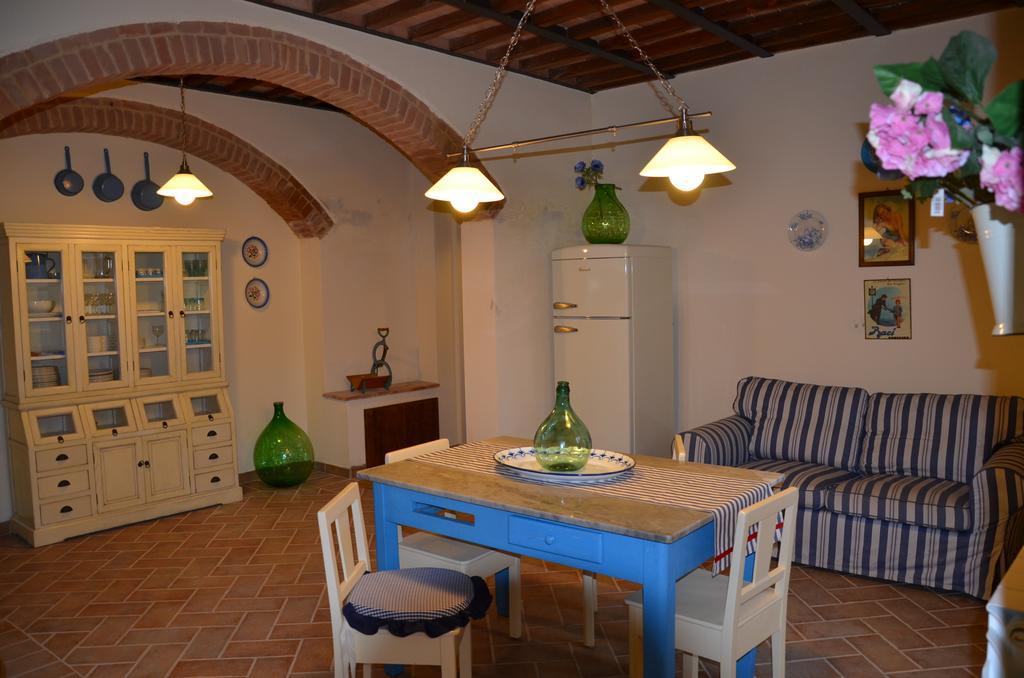 Agriturismo Sant'Alfredo 몬테로니다르비아 외부 사진
